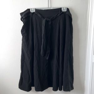 Plus size midi skirt with belt and pockets